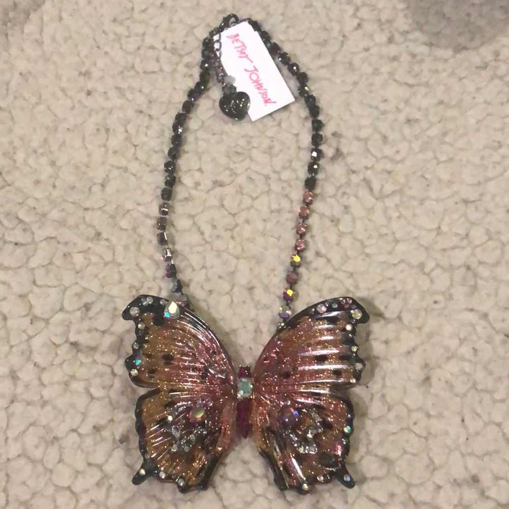 Betsey Johnson necklace - Picture 2 of 7